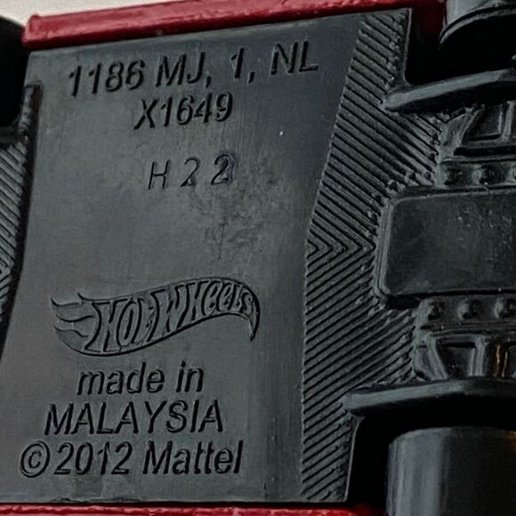 Mattel Hot Wheels Loop Coupe Diecast Car Multipack Exclusive 2012 Red - Picture 3 of 10